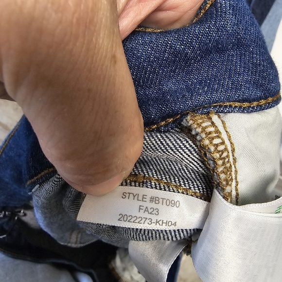 J. Crew Women's Jeans Size 33 Essential Straight Jean Medium Wash Stretch J Crew - Picture 4 of 5